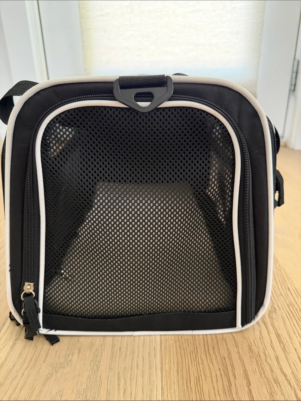 Black and White Mesh Pet Carrier (small 11x28inches)